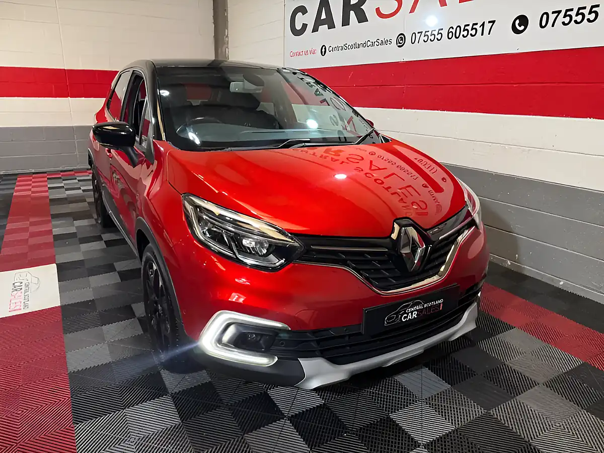Used 2019 Renault Captur GT Line Red - Interior and Exterior details 5