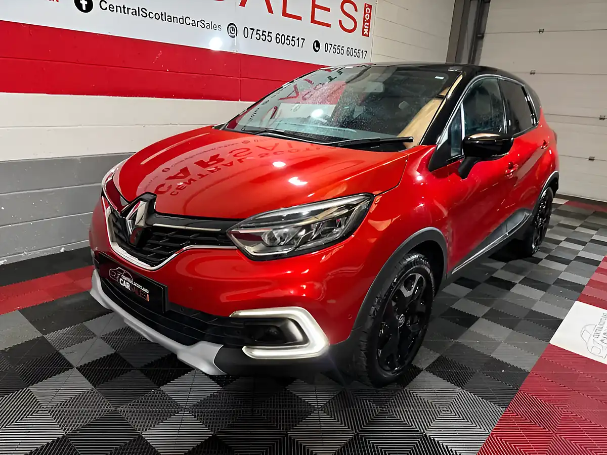 Used 2019 Renault Captur GT Line Red - Interior and Exterior details 8