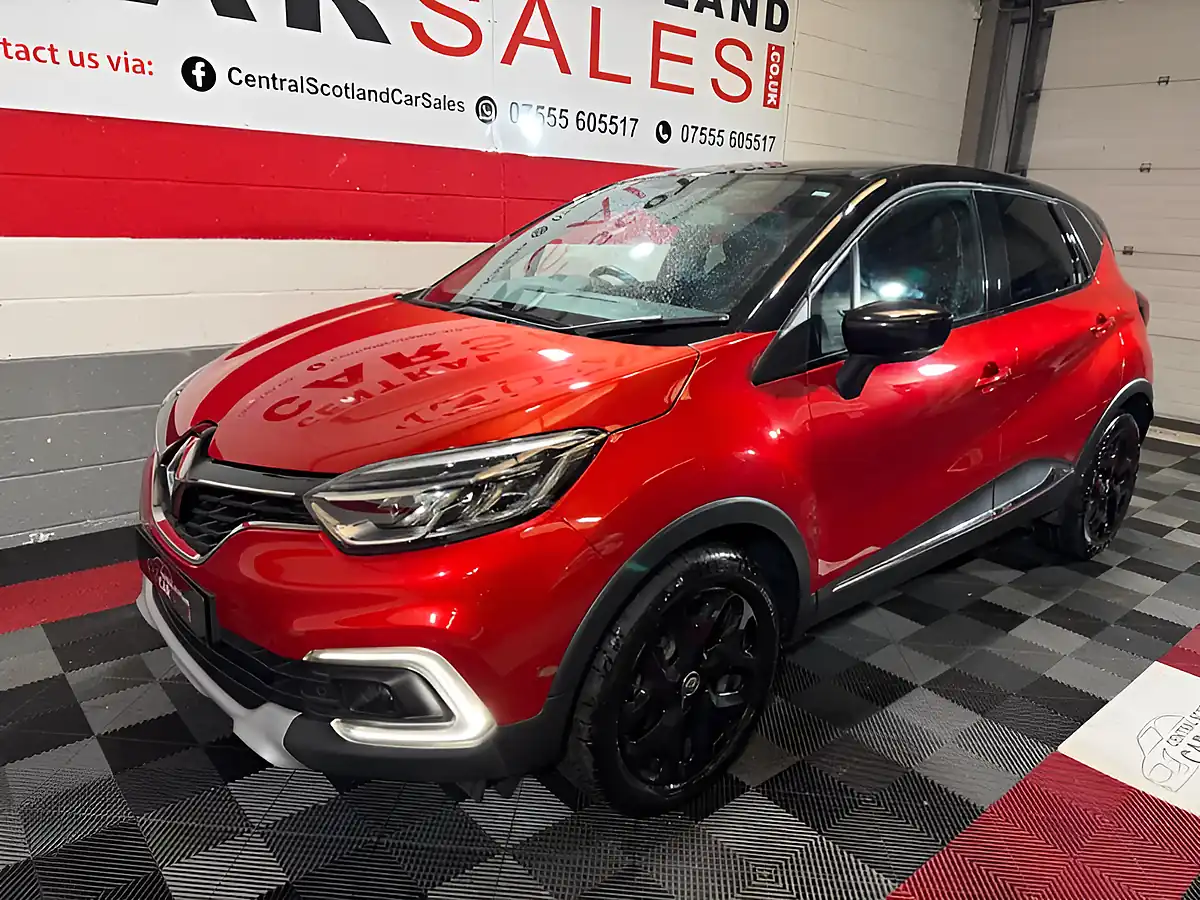 Used 2019 Renault Captur GT Line Red - Interior and Exterior details 9