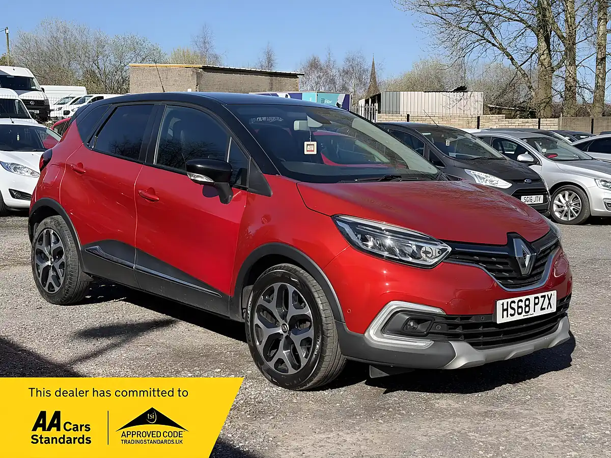 Used 2019 Renault Captur GT Line Red - Front View