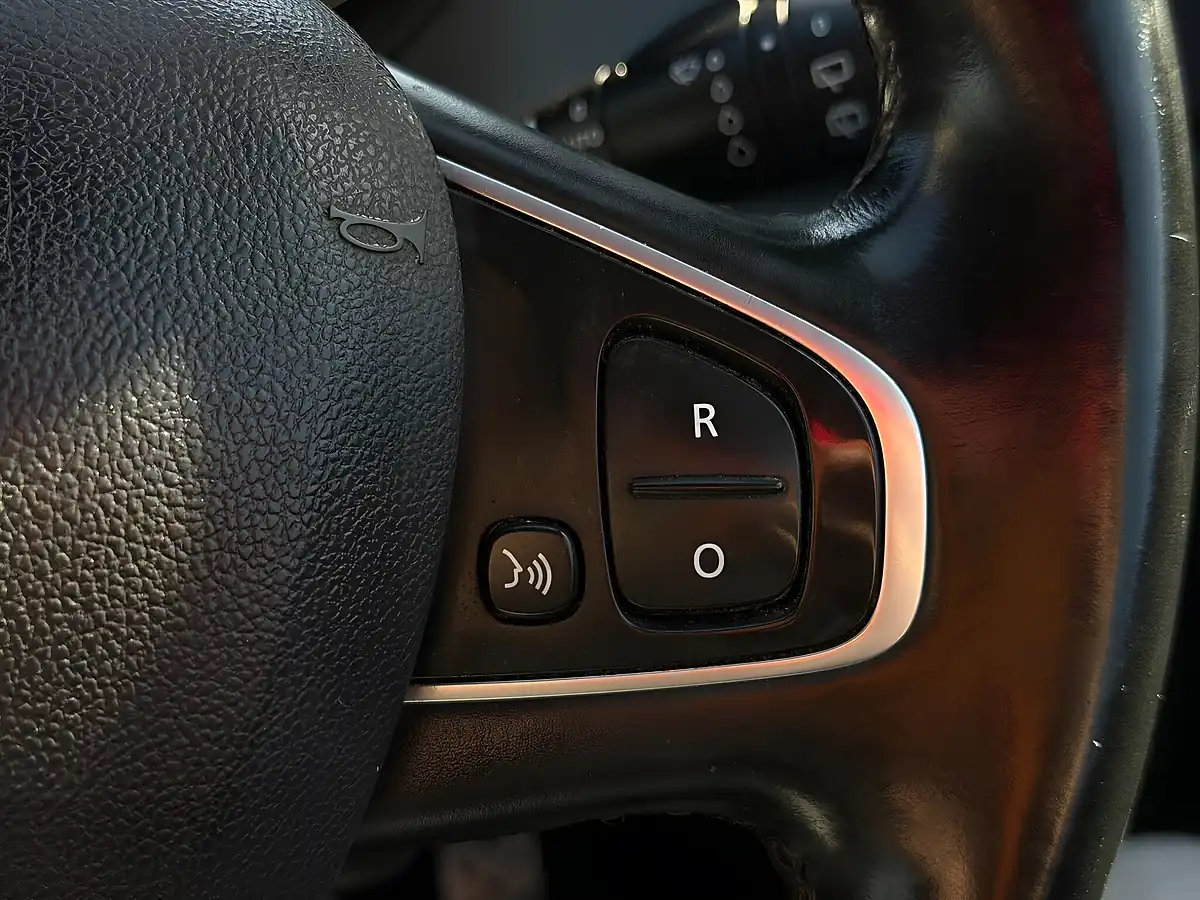 Used 2019 Renault Captur GT Line Red - Interior and Exterior details 17