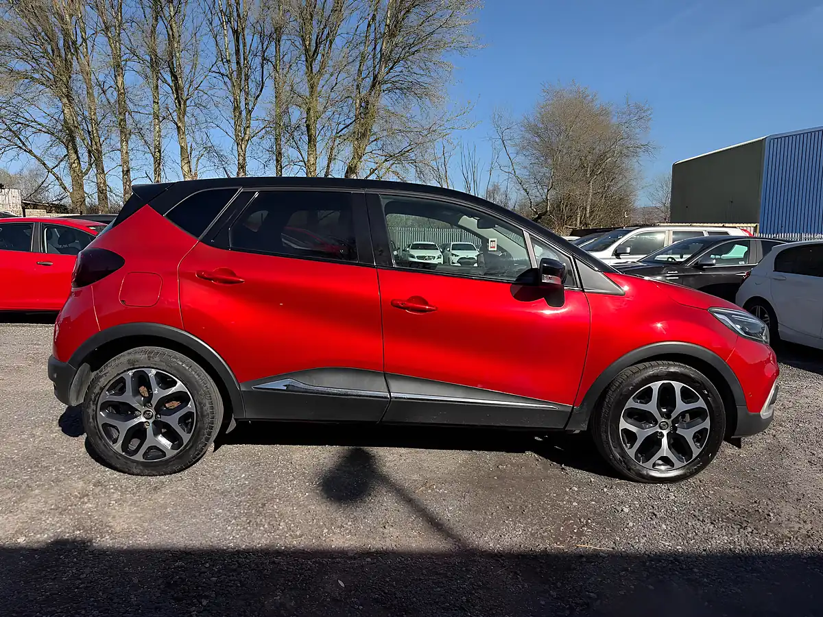 Used 2019 Renault Captur GT Line Red - Interior and Exterior details 3