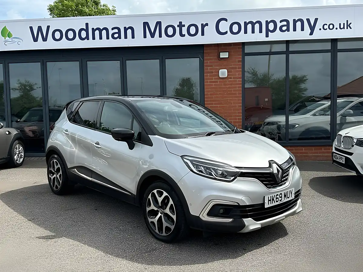 Used 2019 Renault Captur GT Line Silver - Front View