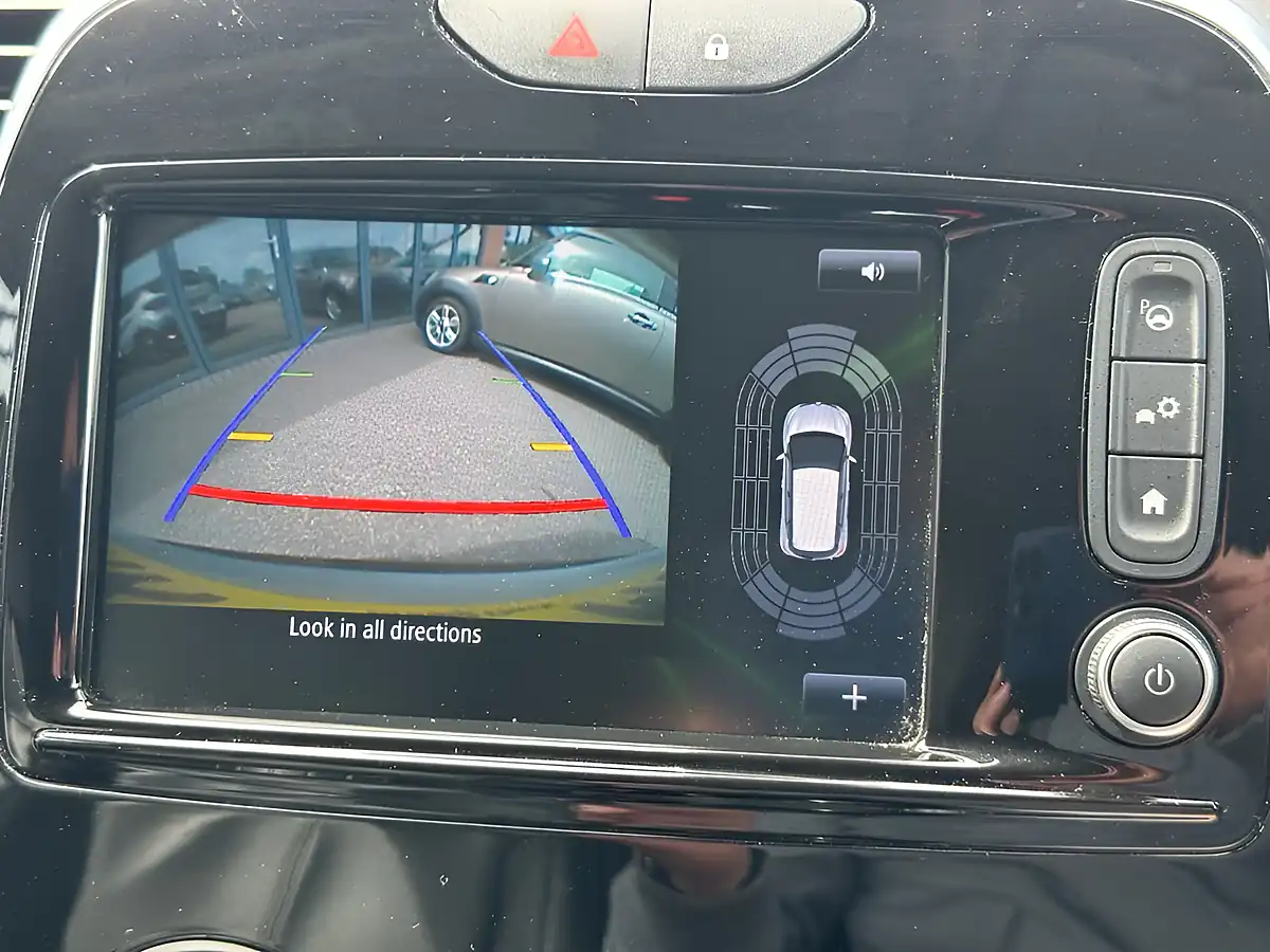 Used 2019 Renault Captur GT Line Silver - Interior and Exterior details 18