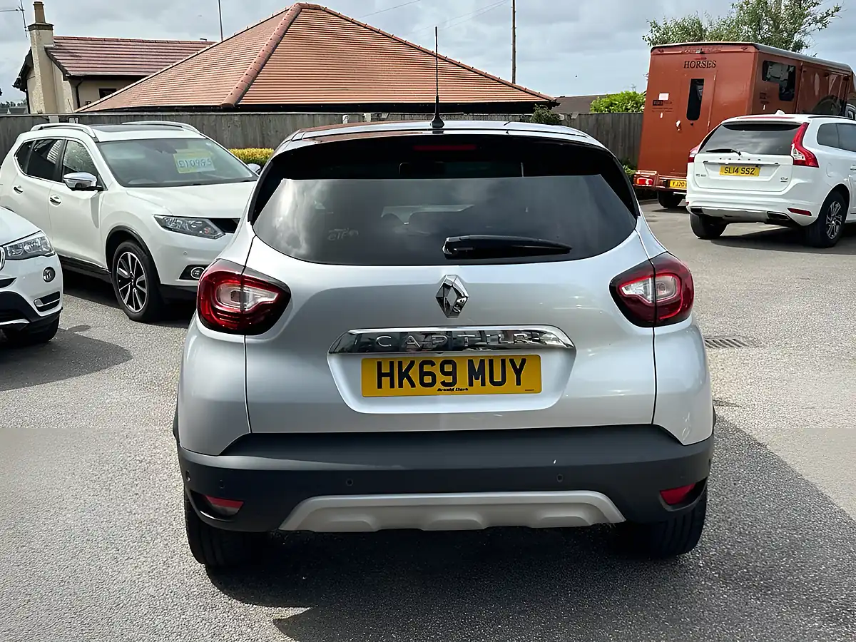 Used 2019 Renault Captur GT Line Silver - Interior and Exterior details 6