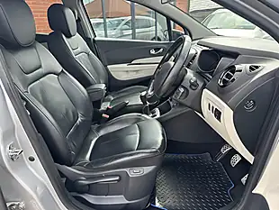 Used 2019 Renault Captur GT Line Silver - Interior and Exterior details 9