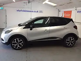 Used 2019 Renault Captur GT Line Silver - Interior and Exterior details 10