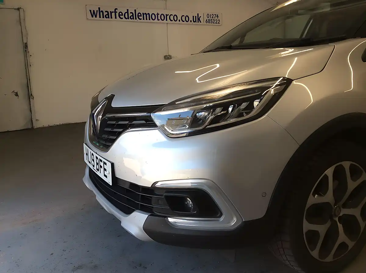 Used 2019 Renault Captur GT Line Silver - Interior and Exterior details 11