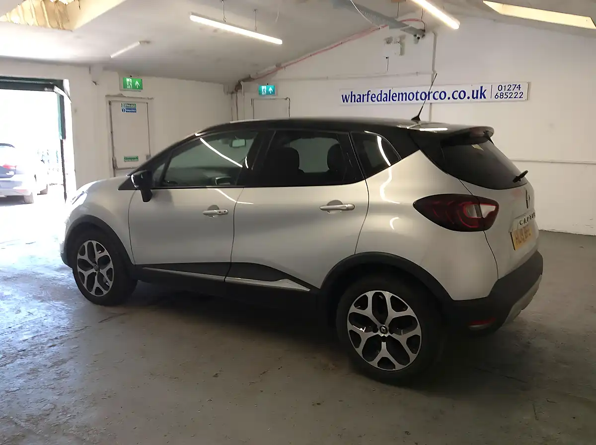 Used 2019 Renault Captur GT Line Silver - Interior and Exterior details 12