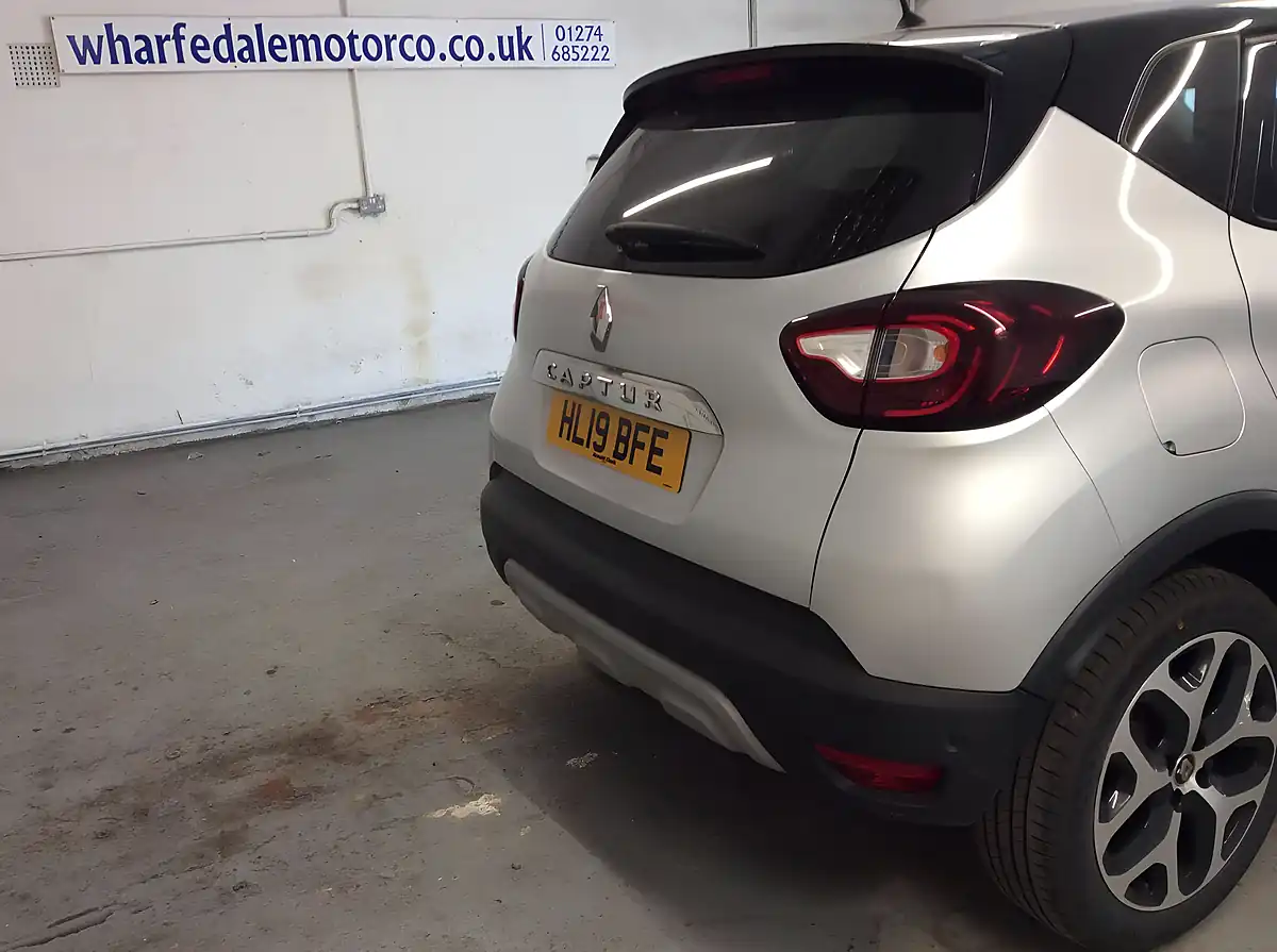 Used 2019 Renault Captur GT Line Silver - Interior and Exterior details 8