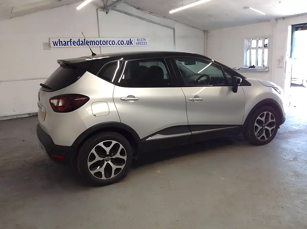 Used 2019 Renault Captur GT Line Silver - Interior and Exterior details 9