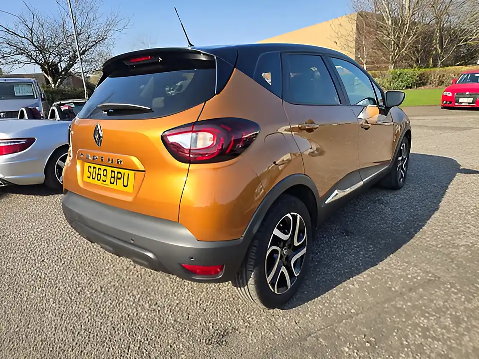 Used 2019 Renault Captur Iconic Black, Orange - Interior and Exterior details 10