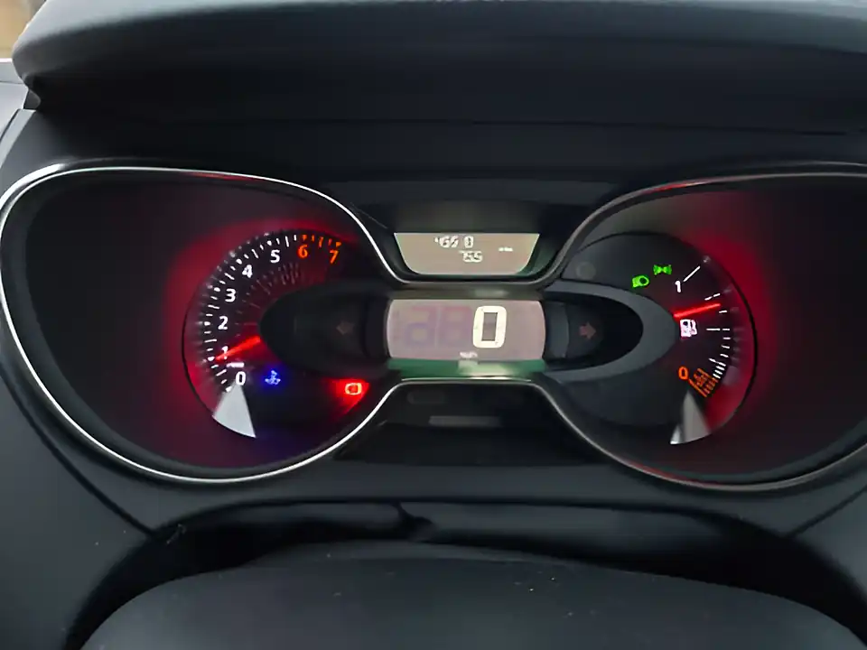 Used 2019 Renault Captur Iconic Black, Orange - Interior and Exterior details 17