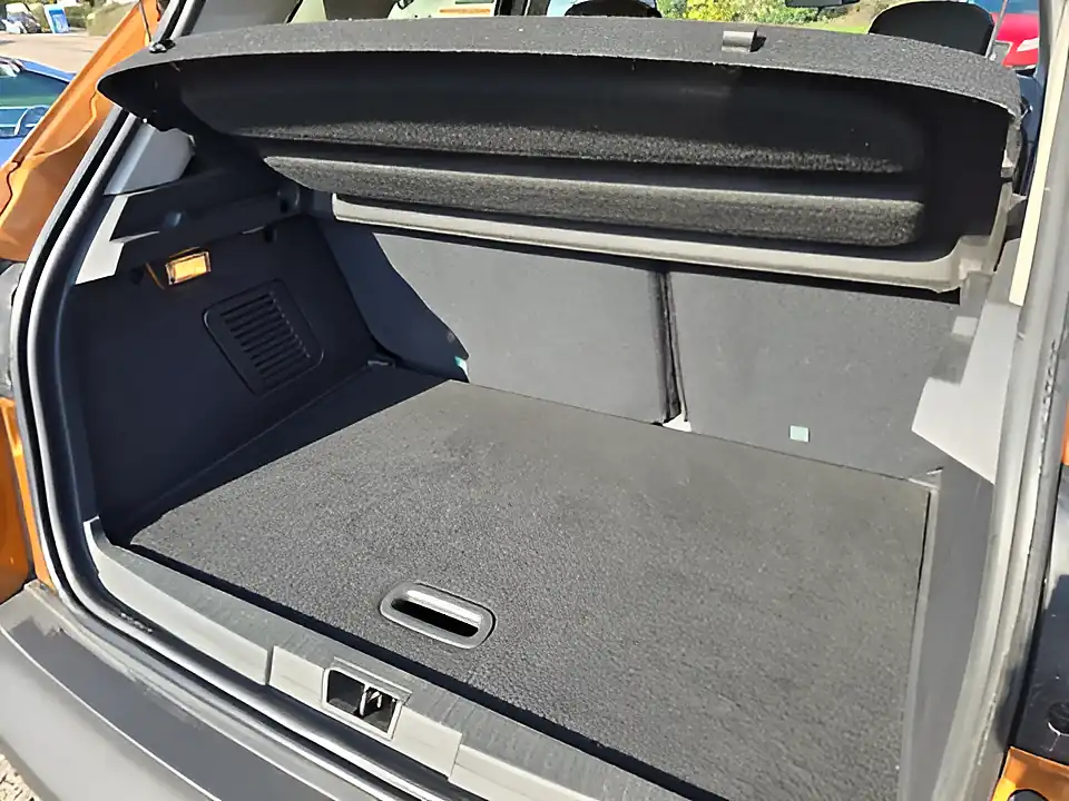 Used 2019 Renault Captur Iconic Black, Orange - Interior and Exterior details 20
