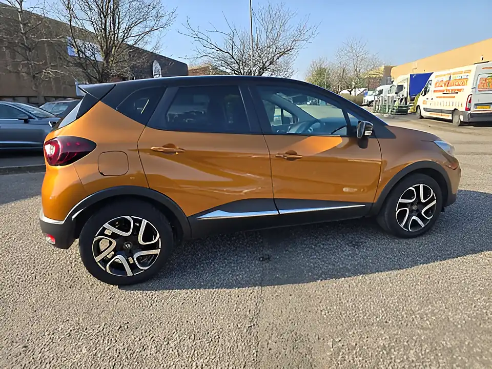 Used 2019 Renault Captur Iconic Black, Orange - Interior and Exterior details 6