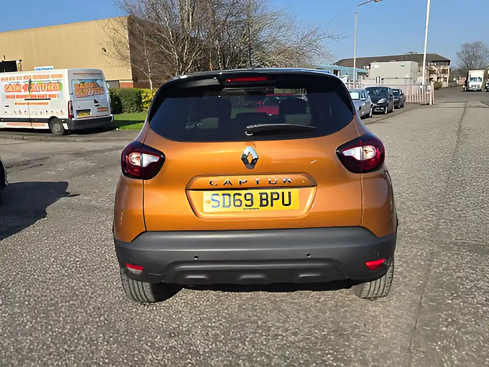 Used 2019 Renault Captur Iconic Black, Orange - Interior and Exterior details 9
