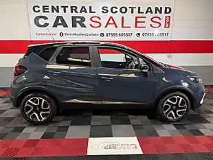 Used 2019 Renault Captur Iconic Blue - Interior and Exterior details 11