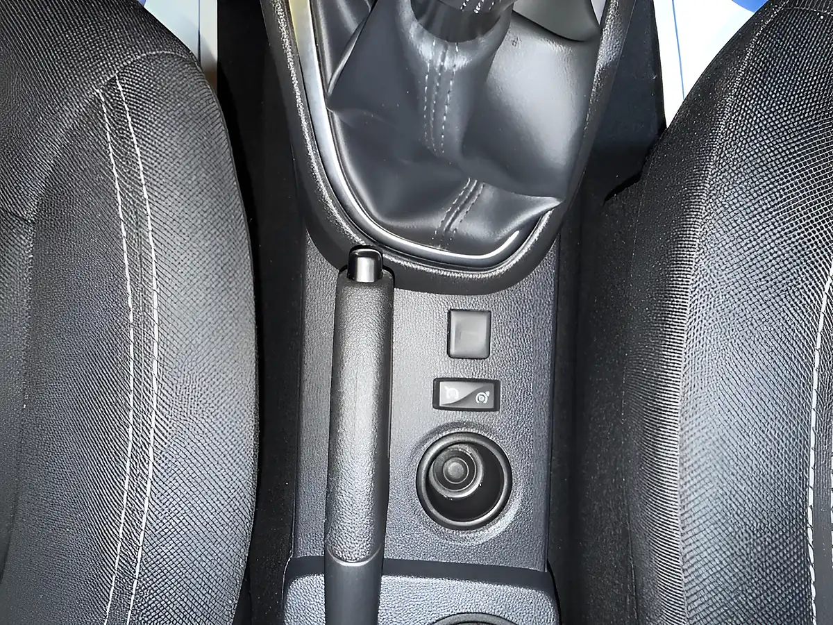 Used 2019 Renault Captur Iconic Blue - Interior and Exterior details 18