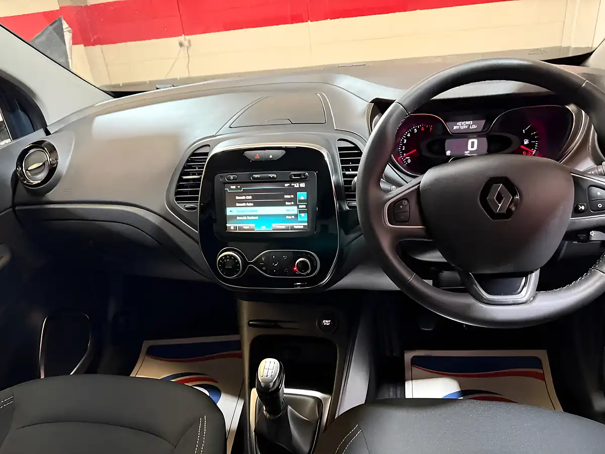 Used 2019 Renault Captur Iconic Blue - Interior and Exterior details 19