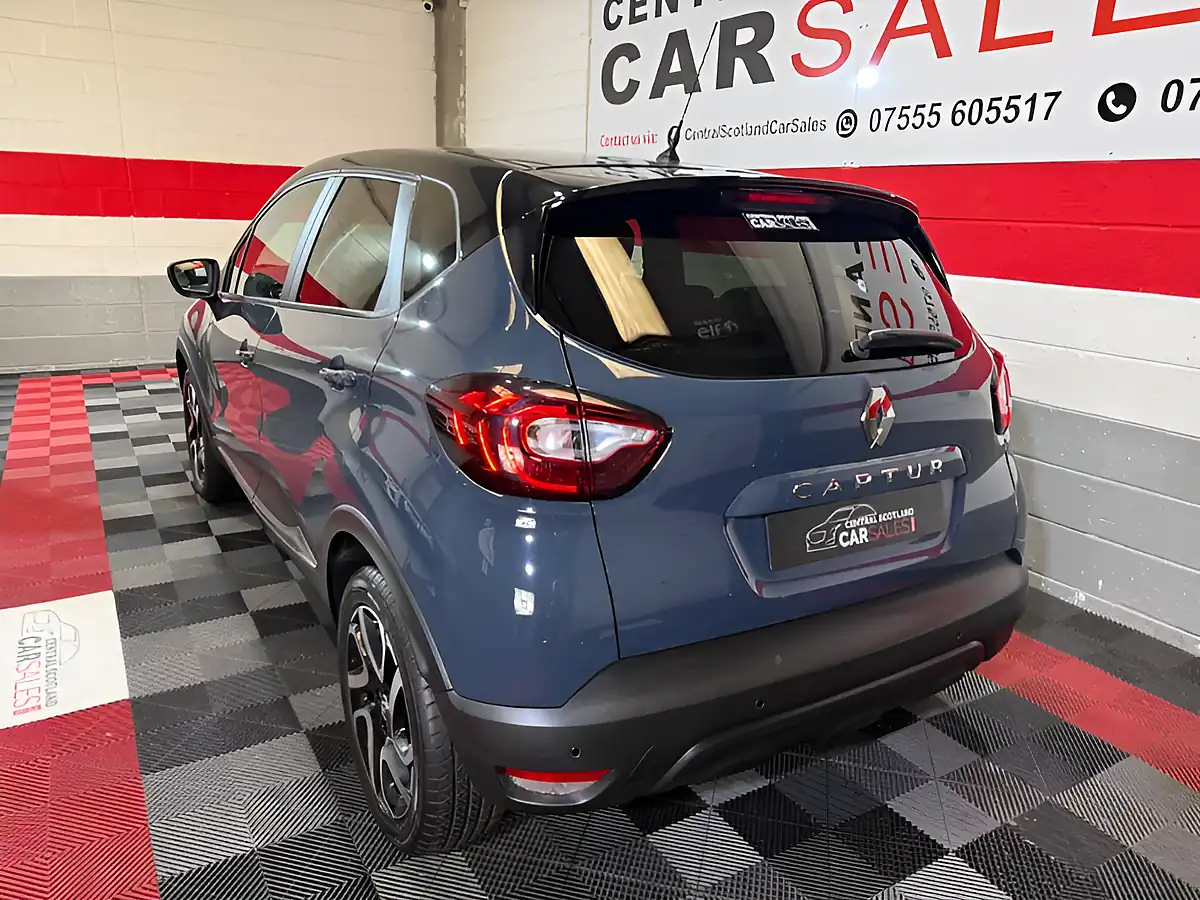Used 2019 Renault Captur Iconic Blue - Interior and Exterior details 3