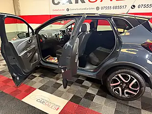 Used 2019 Renault Captur Iconic Blue - Interior and Exterior details 9