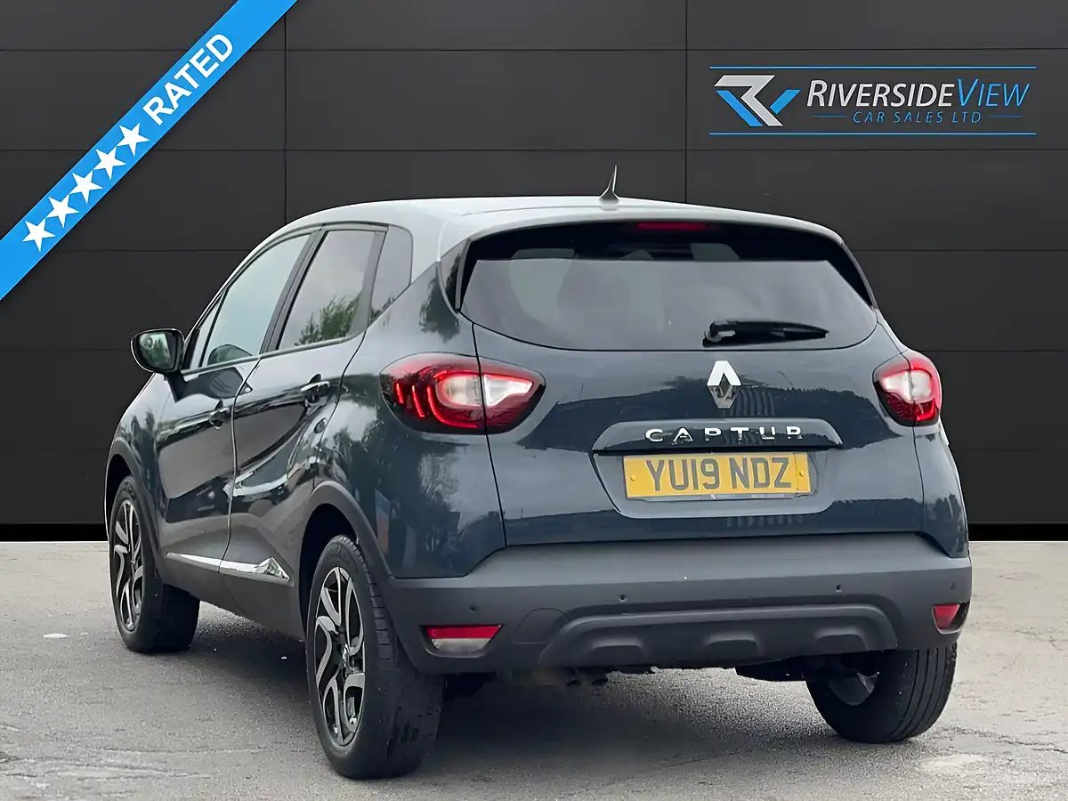 Used 2019 Renault Captur Iconic Blue - Interior and Exterior details 6
