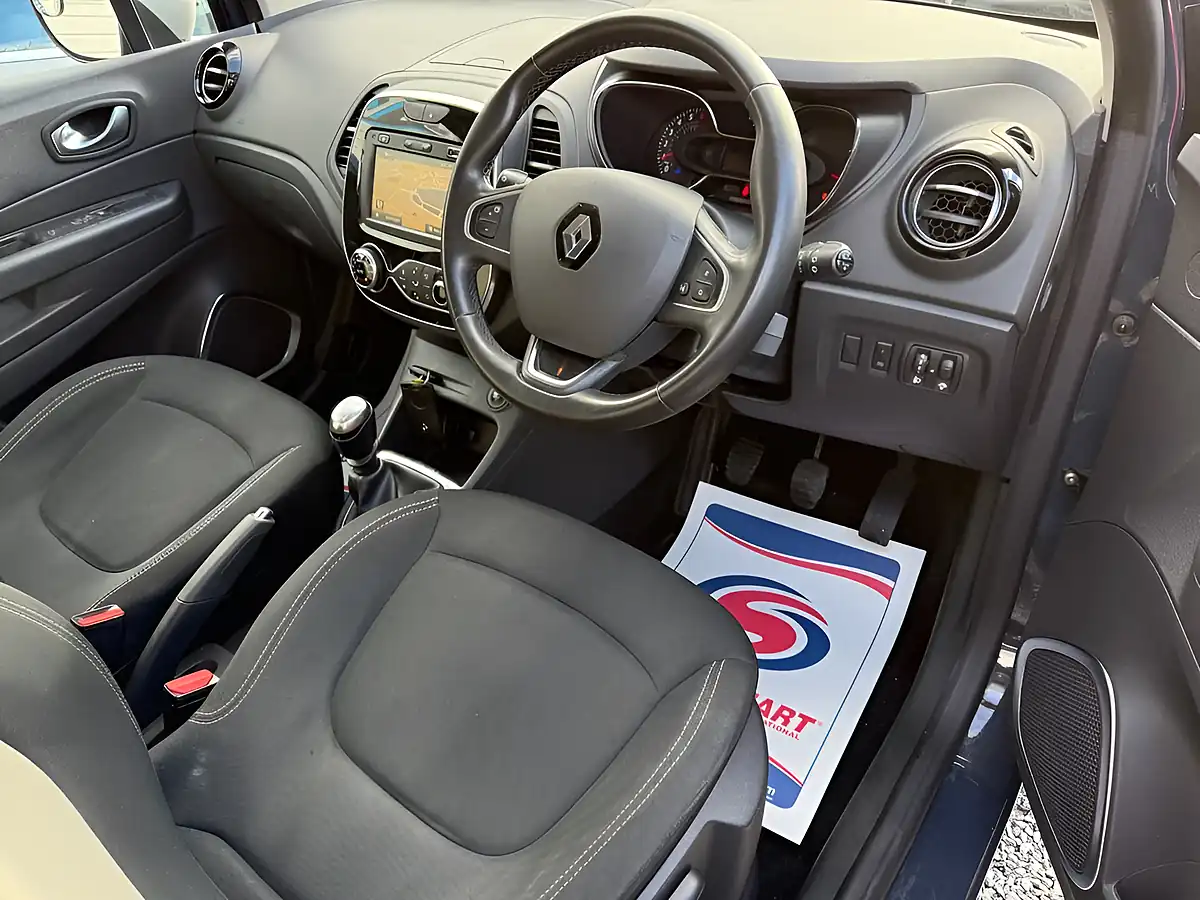 Used 2019 Renault Captur Iconic Blue - Interior and Exterior details 7