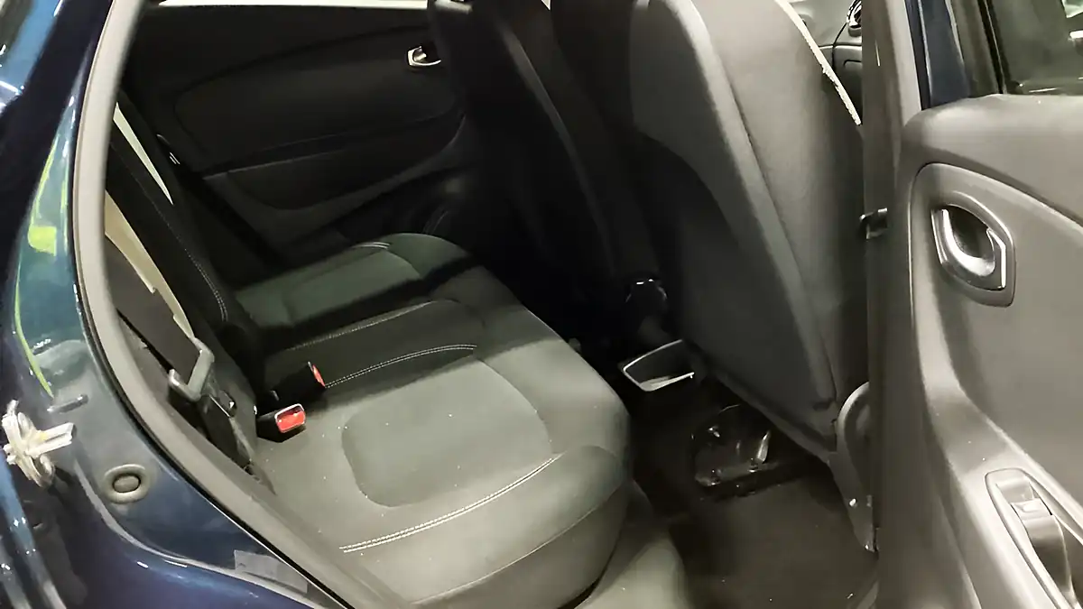 Used 2019 Renault Captur Iconic Blue - Interior and Exterior details 10