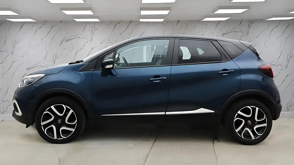 Used 2019 Renault Captur Iconic Blue - Interior and Exterior details 5