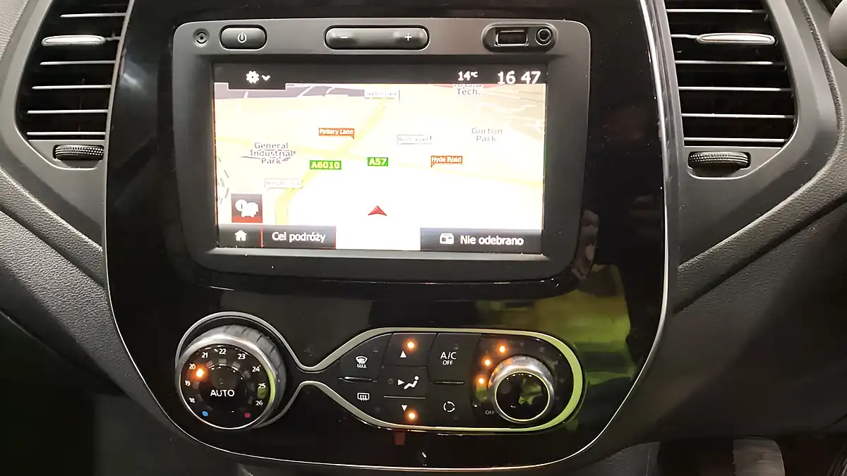 Used 2019 Renault Captur Iconic Blue - Interior and Exterior details 7