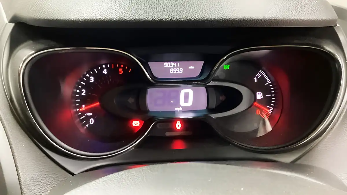 Used 2019 Renault Captur Iconic Blue - Interior and Exterior details 8