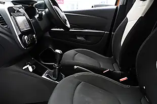 Used 2019 Renault Captur Iconic Orange - Interior and Exterior details 20