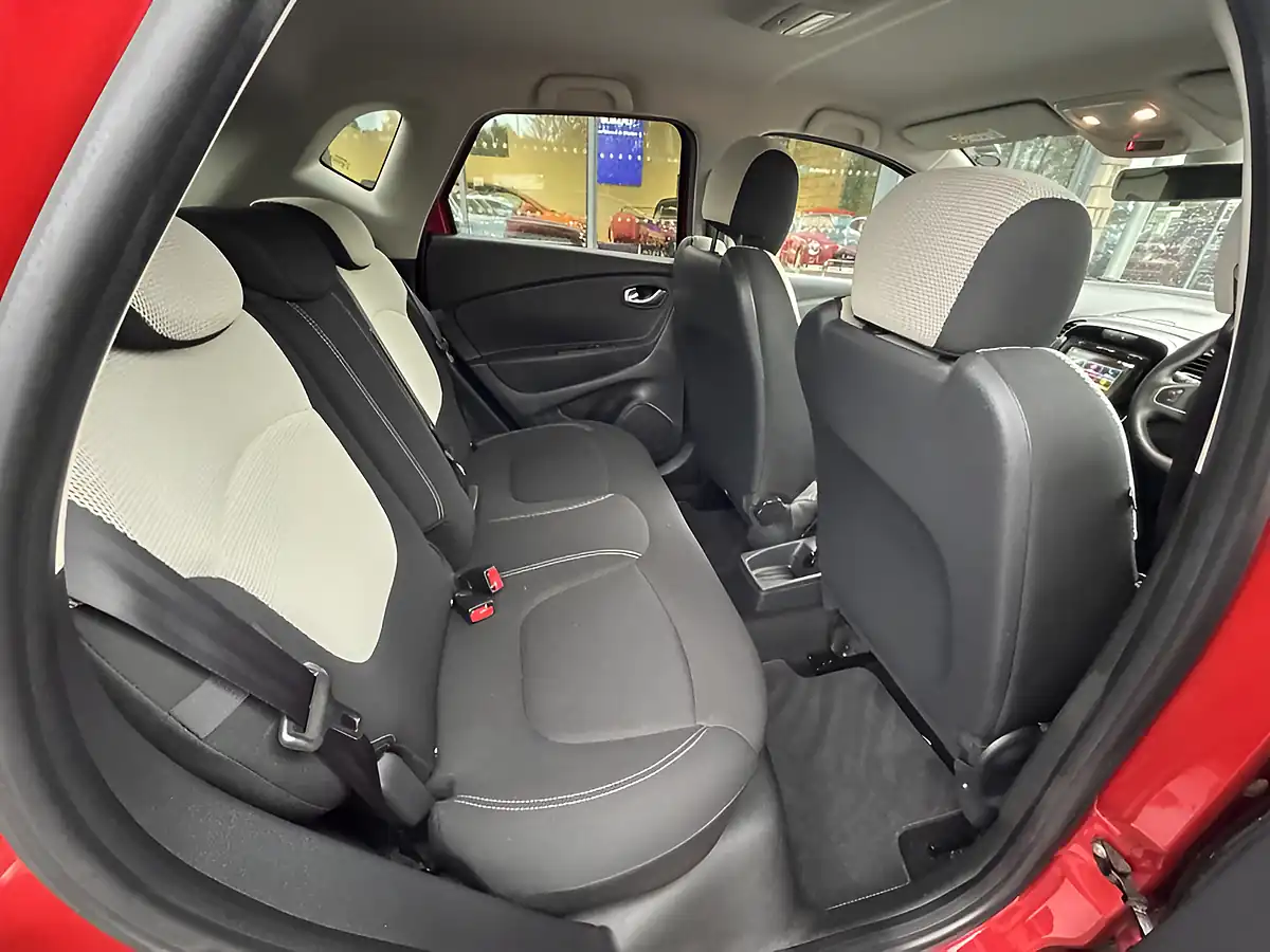 Used 2019 Renault Captur Iconic Red/Black - Interior and Exterior details 10
