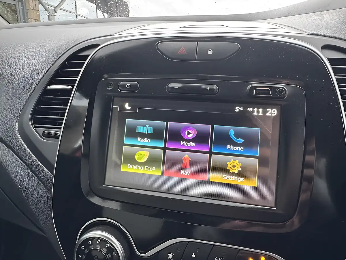 Used 2019 Renault Captur Iconic Red/Black - Interior and Exterior details 14