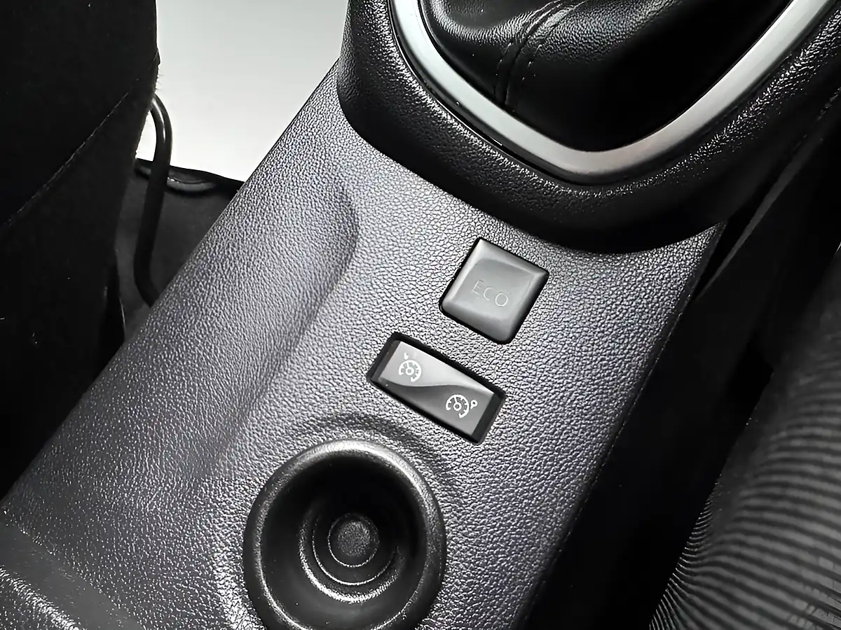 Used 2019 Renault Captur Iconic Red/Black - Interior and Exterior details 17