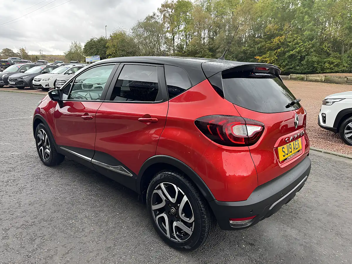 Used 2019 Renault Captur Iconic Red/Black - Interior and Exterior details 5