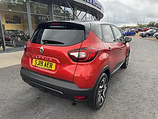 Used 2019 Renault Captur Iconic Red/Black - Interior and Exterior details 8