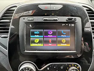 Used 2019 Renault Captur Iconic Red - Interior and Exterior details 14