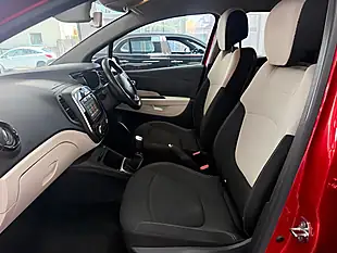 Used 2019 Renault Captur Iconic Red - Interior and Exterior details 11