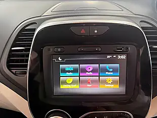 Used 2019 Renault Captur Iconic Red - Interior and Exterior details 17