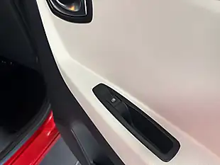 Used 2019 Renault Captur Iconic Red - Interior and Exterior details 6