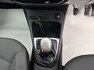 Used 2019 Renault Captur Iconic Red - Interior and Exterior details 18