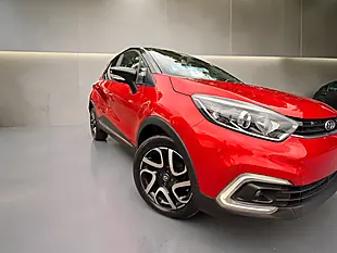 Used 2019 Renault Captur Iconic Red - Interior and Exterior details 5