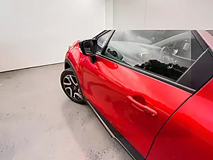 Used 2019 Renault Captur Iconic Red - Interior and Exterior details 9