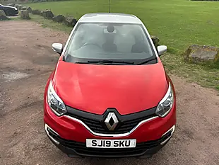Used 2019 Renault Captur Iconic Red - Interior and Exterior details 13