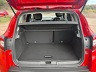 Used 2019 Renault Captur Iconic Red - Interior and Exterior details 16