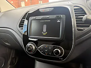 Used 2019 Renault Captur Iconic Red - Interior and Exterior details 18