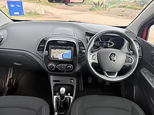 Used 2019 Renault Captur Iconic Red - Interior and Exterior details 19