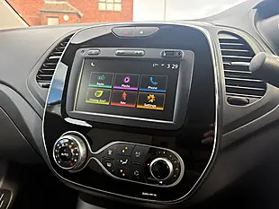 Used 2019 Renault Captur Iconic Red - Interior and Exterior details 20