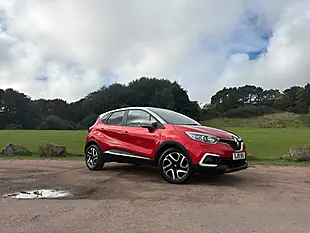Used 2019 Renault Captur Iconic Red - Interior and Exterior details 5